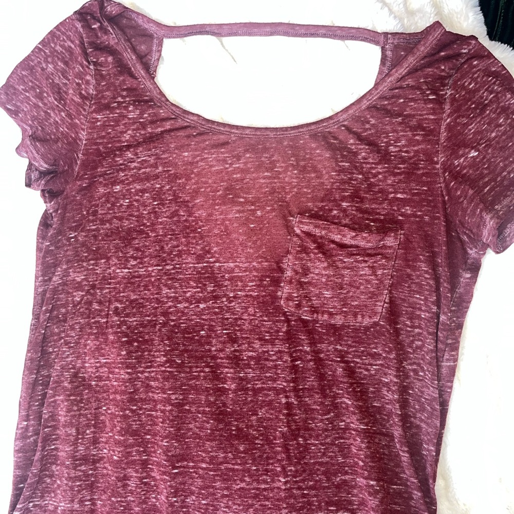 AEO maroon/burgundy relaxed fit t-shirt with open back and front pocket